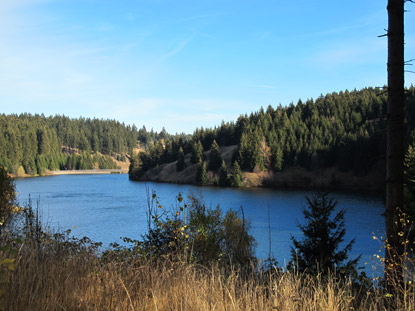 Auf dem Weg zur Talsperre  hat man weite Sicht auf die Rappbode