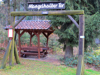 Mangelhalber Tor. Frher stand hier ein 20 km langes Wildgatter, um die Wiesen des Ortes Lerbach vor Tieren zu schtzen.