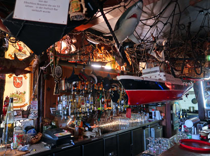 Haifisch-Bar in dr Nhe vom Fischmarkt in Hamburg - im Flair von Hans Albers