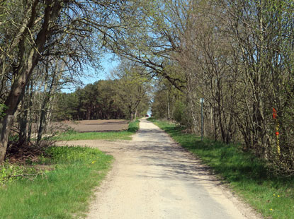 Wanderweg vor dem Weiler Deimern