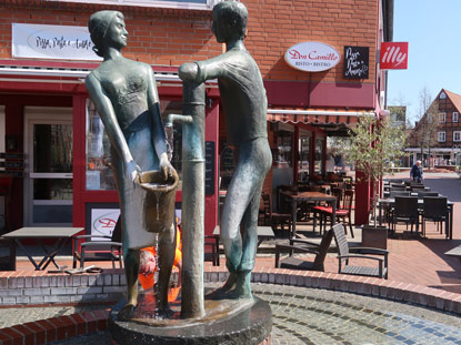 Soltau Heidschnuckenweg: Beim Wasserholen lernte man sich kennen und liebe.