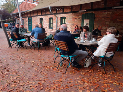 Bauerncafe Ole Mllern Schn hat auch  viele Sitzpltze im Hof