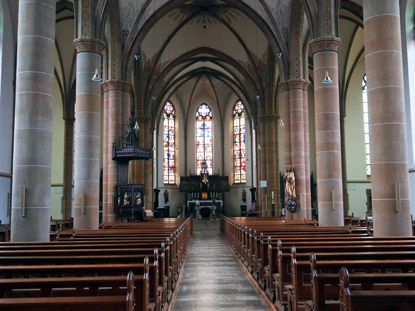 Eggeweg Kirchenschiff der St. Peter und Paul Kirche