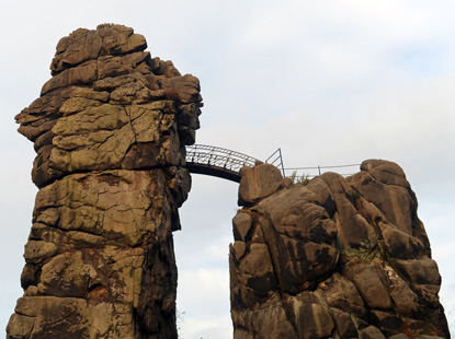 Turmfels mit der gebogenen Brcke