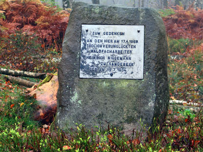 Gedenkstein erinnert an den verunglckten Heinrich Niggemann