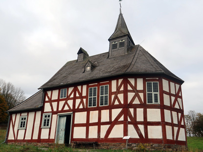 Freilichtmuseum Detmold: Fachwerkkapelle mit Schule (Anbau)