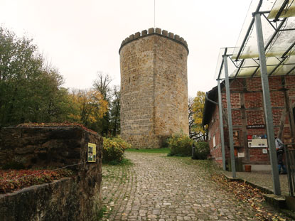 Bergfried der Burg Ravensberg