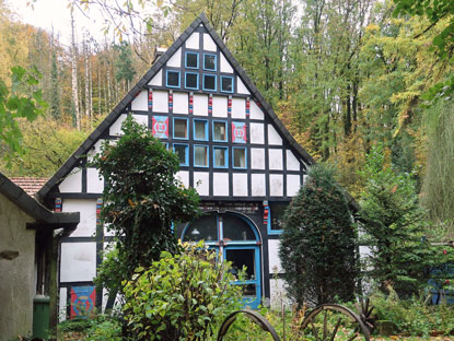 In der Noller Schlucht treffen wir auf den Hermannsweg