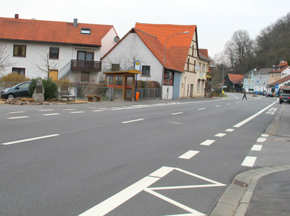 Siegriedstrae (B38) in  Beerfurth.