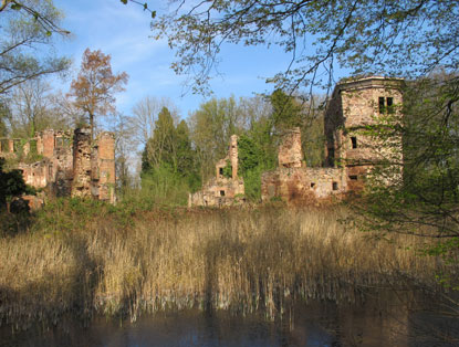 Die Ruine des Wasserschlosses Menzingen ist nur im Rahmen einer Gruppenfhrung zu besichtigen.