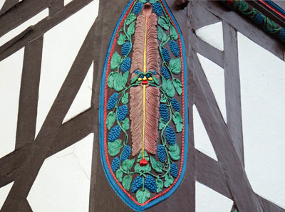 Wanderen Lahn: Bad Laasphe. Verzierung an einem Fachwerkhaus in der Knigstrae