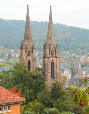 Lahnwanderung: Elisabethkirchein Marburg  genannt nach der Heiligen Elisabeth von Thringen (1207 -1231) ber deren Grabmal die Kirche errichtet wurde. 