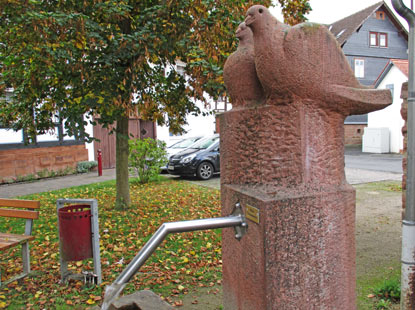 Am Brunnen in Fronhausen