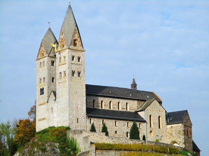 Lahnwanderweg- Umweg wegen Abbruch Autobahn, deshalb ber St. Lubentius Kirche in Dietenkirchen