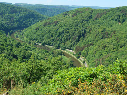 Blick vom Aussichtspunkt Liebeslay ins Lahntal