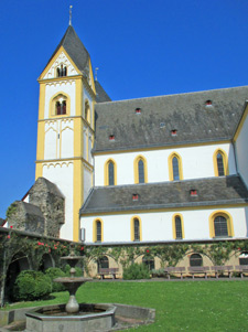 Sdwestturm und ehemalige Burgmauer vom Kloster Arnstein