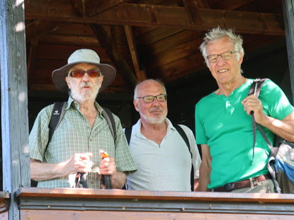 AP Wolfslei mit dem Pavillon. Alfred, Harald und Klaus