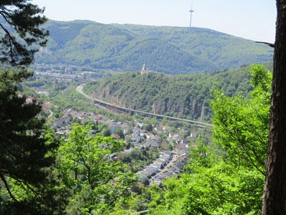 Blick auf Lahnstein, dem Hunsrck und dem Allerheiligenberg