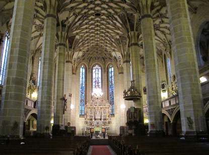 Malerweg: Inneren der evangelischen Stadtkirche St. Marien in Pirna