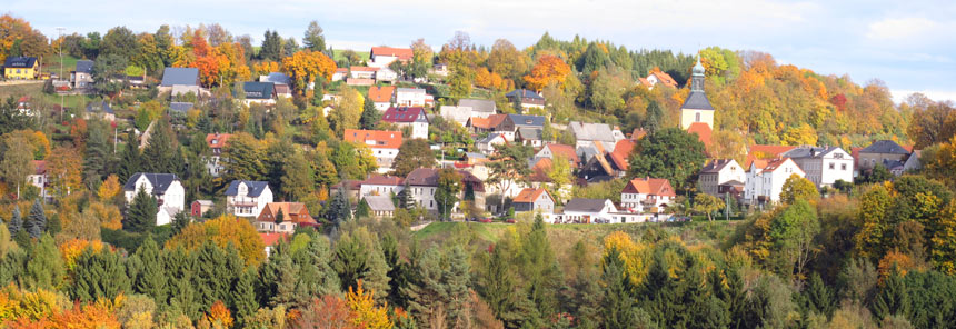 Vom Aussichtspunkt Hockstein Blick auf Hohnstein
