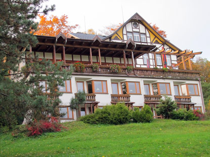 Hotel Wolfsberg in Reinhardtsdorf  liegt direkt am "Malerweg"