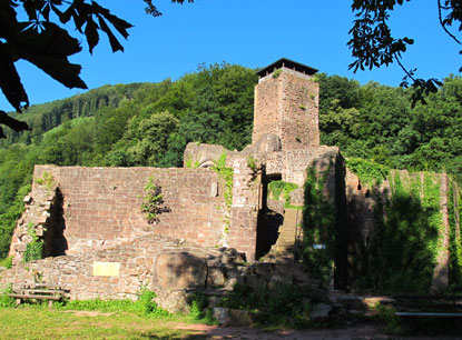 Um 1100 wurde die (3) Hinterburg bei Neckarsteinach erbaut.