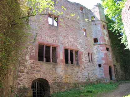 Wir waren erstaunt, in welche gutem Bauzustand die Minneburg ist.