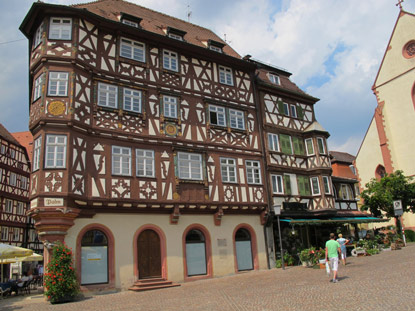 Das Palmsche Haus von 1610 wird als das schnste Fachwerkhaus Deutschlands bezeichnet.