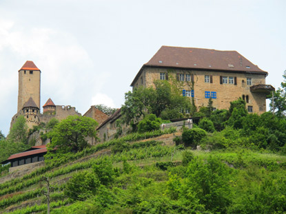 Burg Hornberg ist eine beeindruckende Ruine bei Hamersheim am Neckar. Der berhmteste Besitzer war der Ritter mit der eisernen Hand:  Gtz von Berlichingen