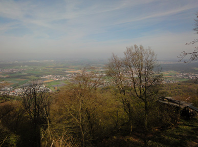 Nibelungensteig: Blick vom Melibokus zurck in die Rheinebene