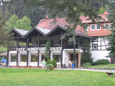 Caf Bauer - das Torten- und Kuchenparadies - im Gabachtal, 1,8 km vor Gras-Ellenbach im Odenwald