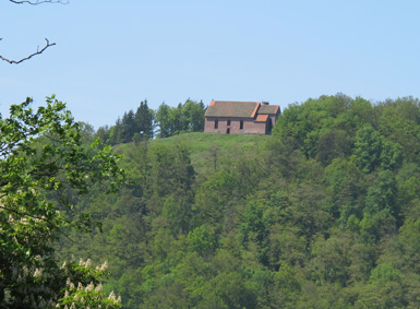 Auf dem Gotthardsberg nahe Amorbach stand das Nonnenkloster St. Godehard. Die Anlage wurde in dem Bauernkrieg 1525 zerstrt. 
