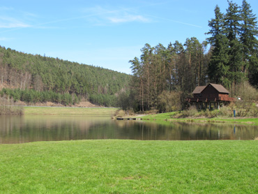 Der Marbach-Stausse im Odenwald. Der Badebereich ist ein Abschnitt.