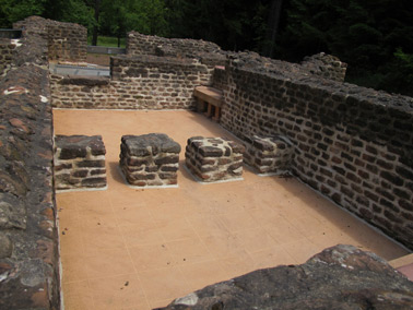 Nrdlich von Hesselbach bei Ort Wrzberg wurde ein rmisches Bad wieder hergestellt.