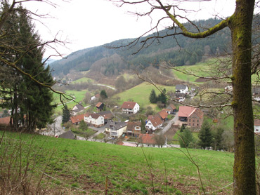 Schllenbach ist ein geteilter Ort: Der kleinere Teil gehrt zu Baden-Wrttemberg, der grere zu Hessen