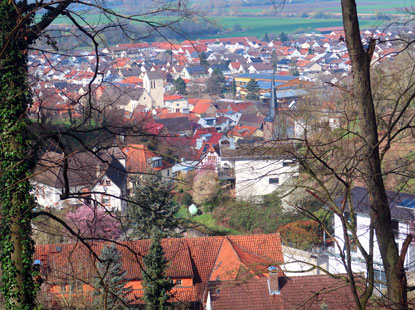 Blickzurck vom Wandrweg nach Buchen  auf Laudenbach