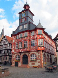 Burgensteig Odenwald: Das schnste Fachwerkhaus in Heppenheim ist das Alte Rathaus am Groen Markt