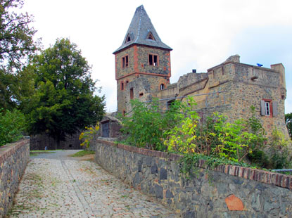 Wandern Odenwald: Die Kernburg der Burg Frankenstein