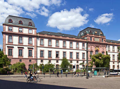 Burgensteig: Schloss  Darmstadt 