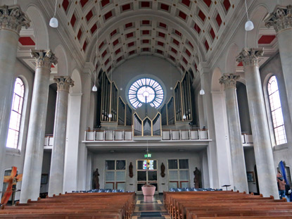Innenansicht dr St. Georg Kirche in Bensheim