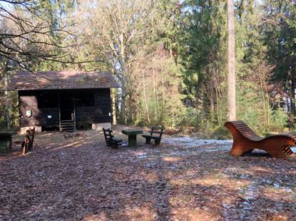 Rastplatz auf dem Berg "Lrmfeuer" mit der Ihrightte 