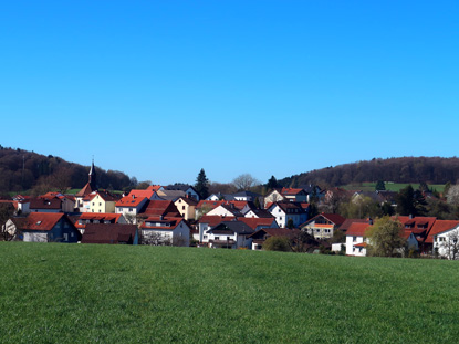 Blick auf den Ort Ober-Abtsteinach