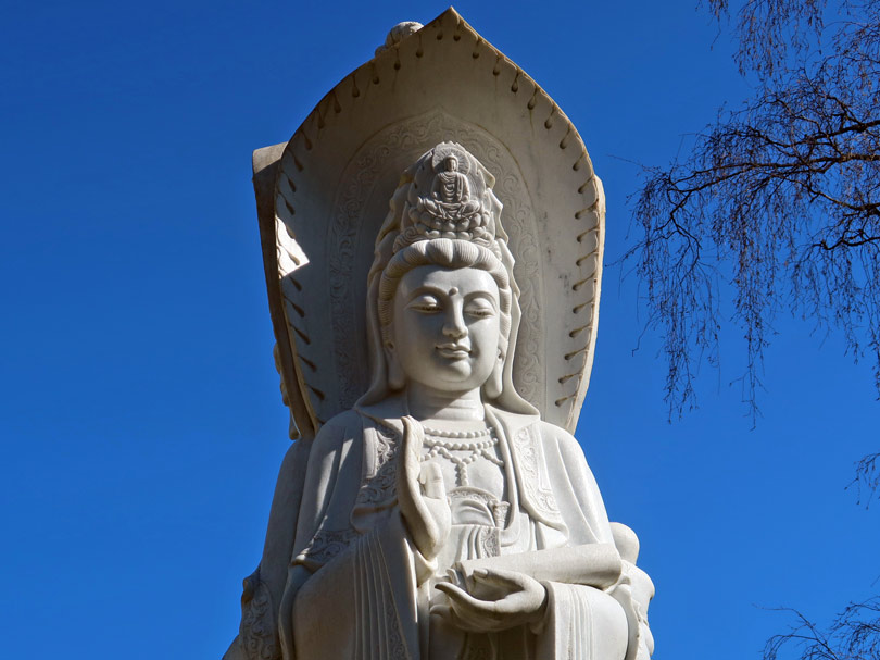 Statue von Tara, die im Buddhismus den Mesnchen hilft, das Leben zu durchwandern.
