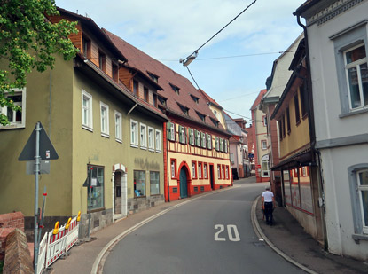 Die Hauptstsae von Neckargemnd in Richtung Wiesenbach