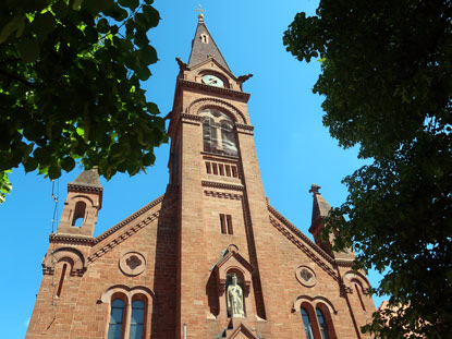 St. Johannes Nepomuk Kirche am Marktplatz von Neckargemnd