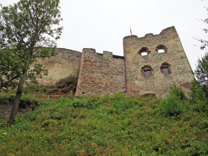 Zips: Die polnische Burg von Czorstyn wurde  gegenber der ungarischen Burg Niedzica zur Grenzsicherung erbaut.