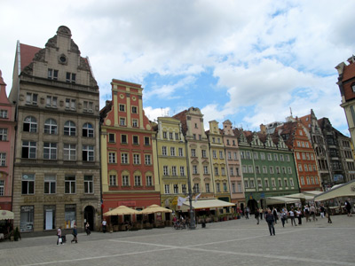 Der Marktplatz (Rynek) in Breslau weist eine groe Dichte an Restaurants, Cafes  auf.