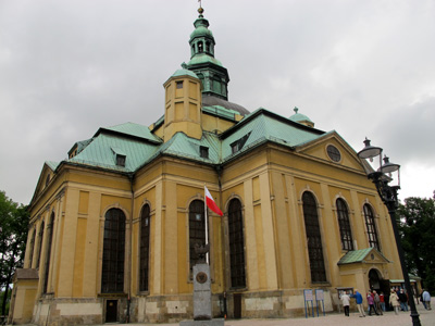 Die Kościł Św. Krzyża (Heiligkreuzkirche) wurde von den Protestanten nach dem Vorbild der St.-Katharinen-Kirche in Stockholm erbaut. 