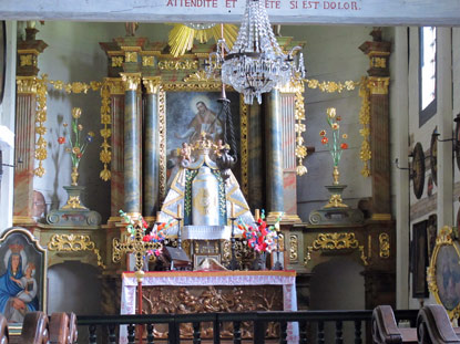 Im Inneren einer russisch-orthodoxen Kirche