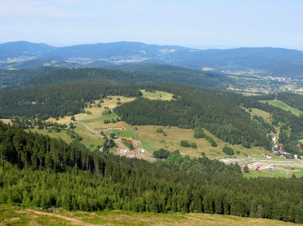 Blick vom Czarna Gra (Schwarzer Berg) auf  Sienna (Heudorf)